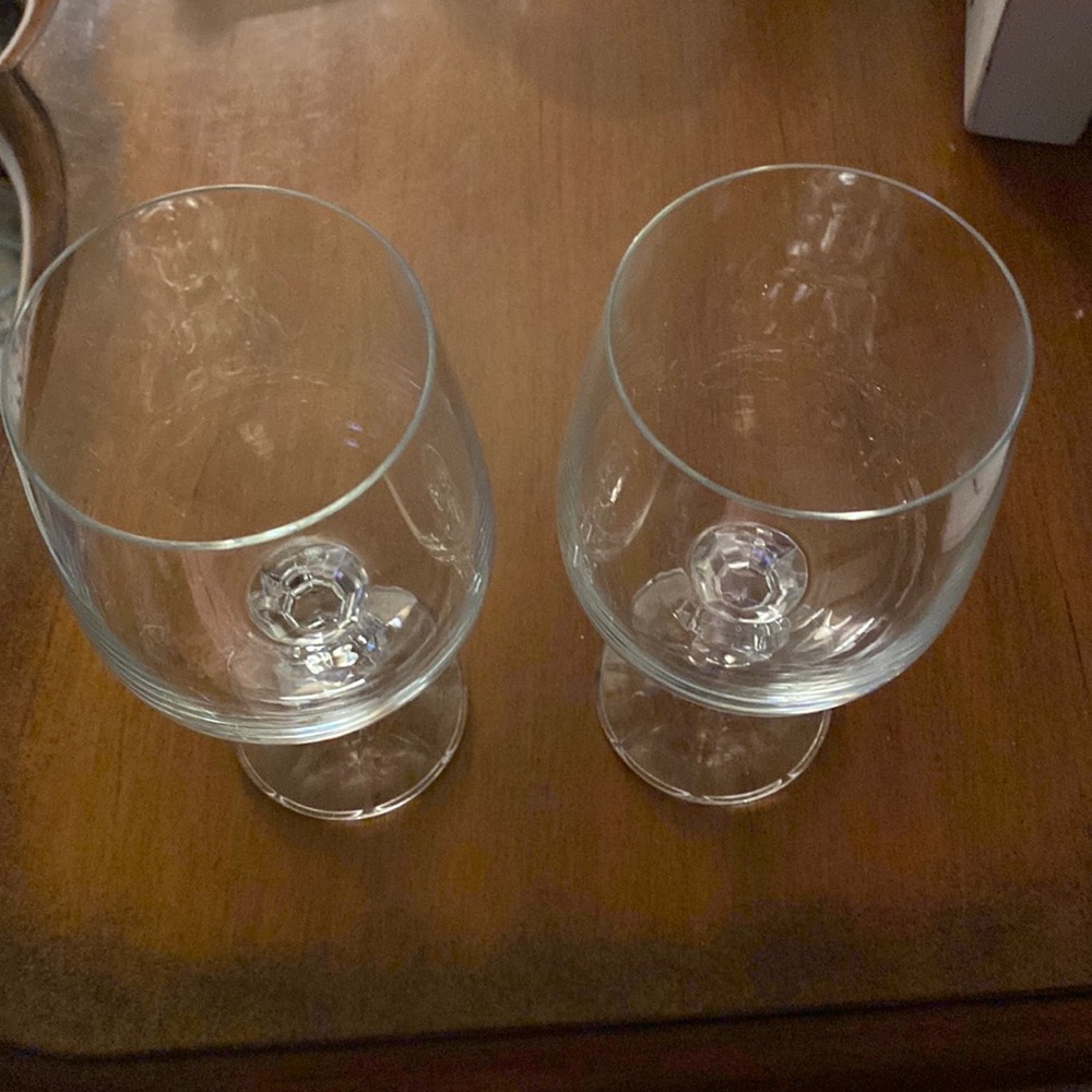 Two beautiful wine glasses 💕